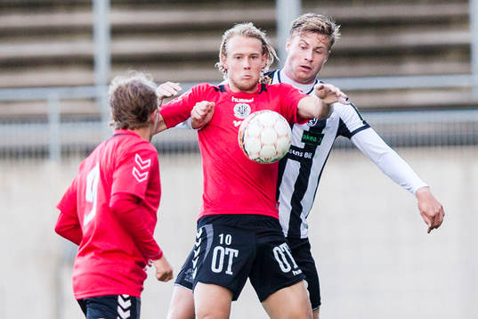 Landskronas Daniel Jarl och Oskarshamns Robin Östlind i