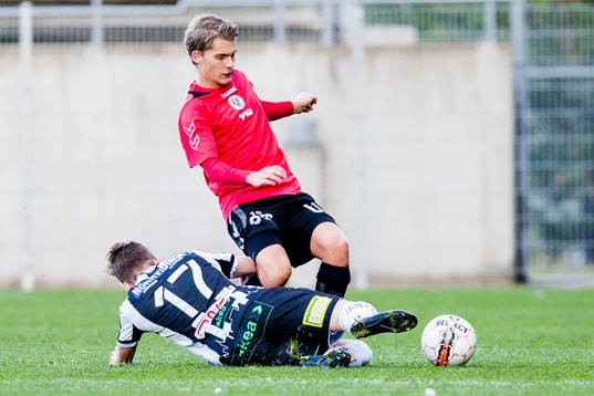 Landskronas Rasmus Alm stoppar Oskarshamns Martin Karlsson