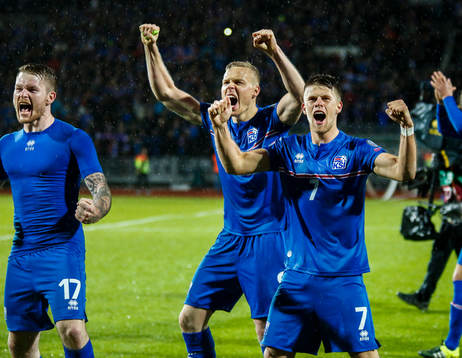 Islands spelare firar