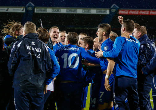 Islands spelare firar
