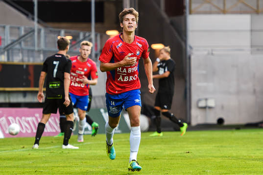 Örgrytes Daniel Paulson firar