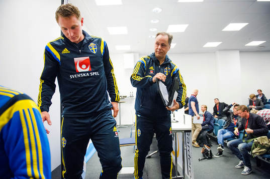 Presschef Niklas Bodell och Kim Källström