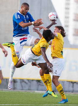 Trelleborgs Salif Camara Jönsson och Lunds Lukas Isaksson