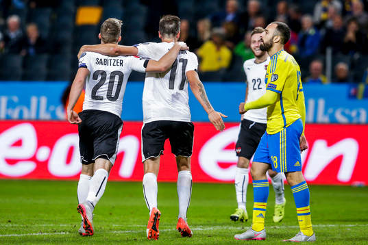 Sveriges Abdul Khalili deppar samtidigt som Österrikes