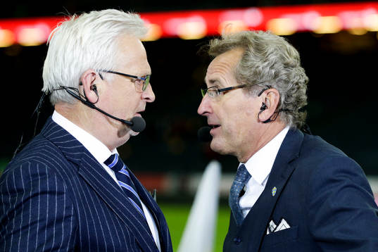 s Hans Backe och Sveriges förbundskapten Erik Hamrén i