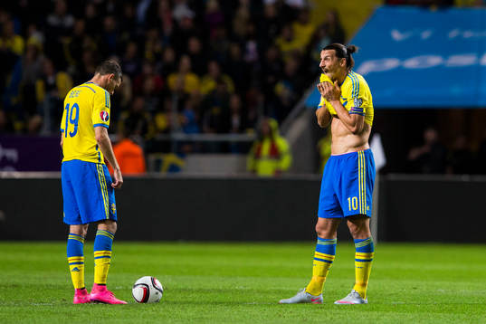 Sveriges Marcus Berg och Sveriges Zlatan Ibrahimovic deppar