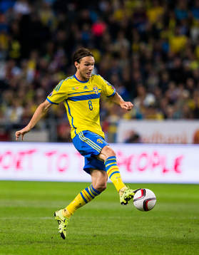Sveriges Albin Ekdal med bollen