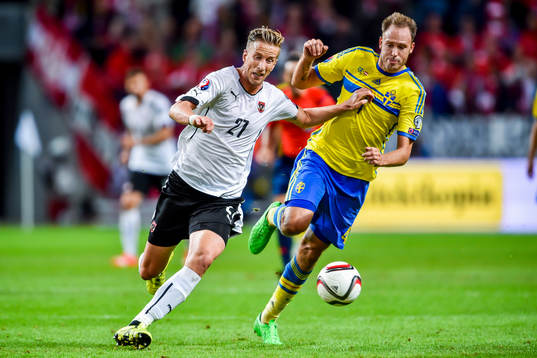 Österrikes Marc Janko och Sveriges Andreas Granqvist