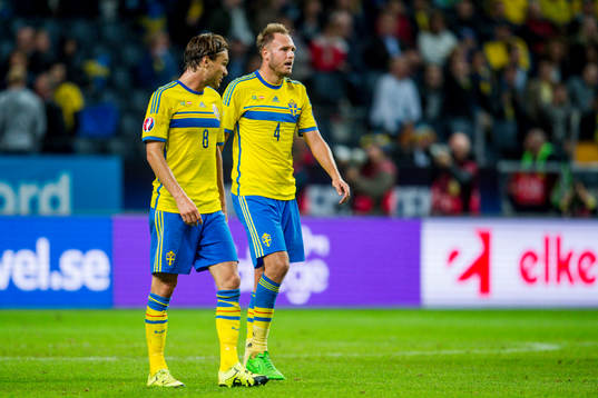 Sveriges Albin Ekdal och Andreas Granqvist deppar