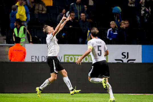Österrikes Marc Janko jublar