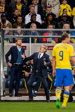 Sveriges manager Marcus Allbäck och Sveriges