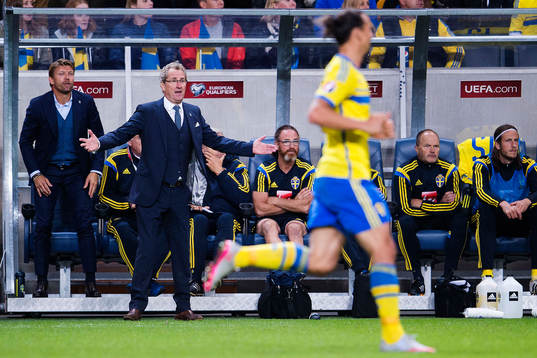Sveriges förbundskapten Erik Hamrén reagerar