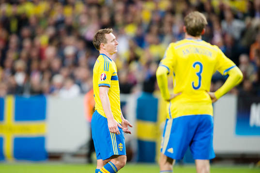 Sveriges Kim Källström och Mikael Antonsson deppar