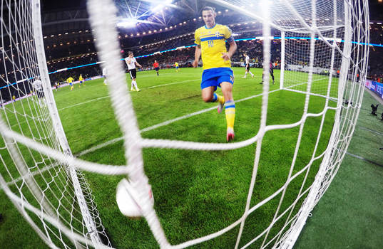 Sveriges Zlatan Ibrahimovic gör 1-4