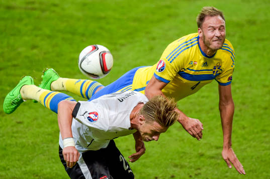 Sveriges Andreas Granqvist och Österrikes Österrikes