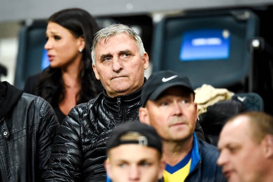 Zlatan Ibrahimovics pappa Sefik Ibrahimovic på läktarplats