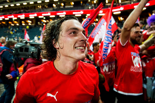 Österrikes Julian Baumgartlinger jublar