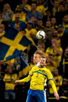 Sveriges Mikael Antonsson i nickduell med Österrikes Marek