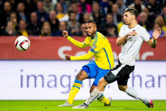 Sveriges Isaac Kiese Thelin och Österrikes Stefan Ilsanker