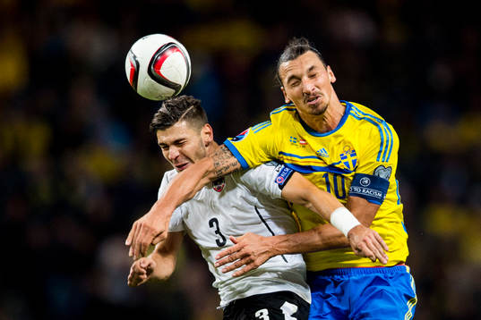 Sveriges Zlatan Ibrahimovic i nickduell med Österrikes