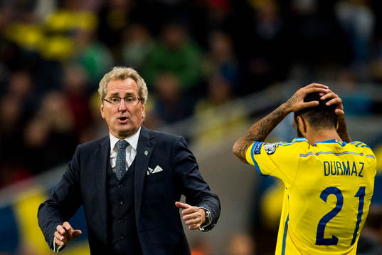 Sveriges förbundskapten Erik Hamrén och Jimmy Durmaz