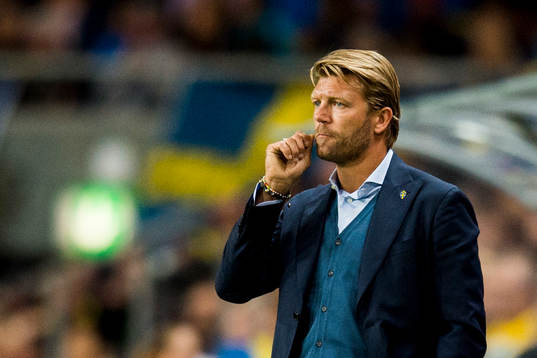 Sveriges players manager Marcus Allbäck