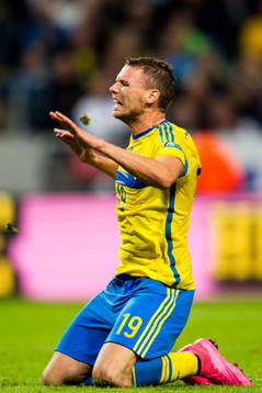 Sveriges Marcus Berg faller