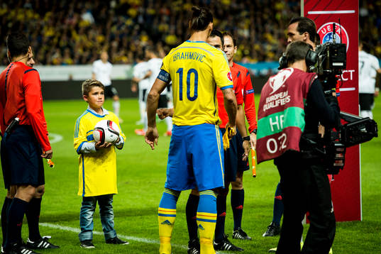 Överlämning av matchbollen (Min Stora Dag)