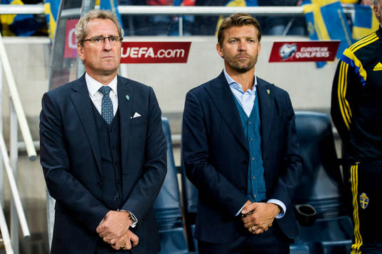 Sveriges förbundskapten Erik Hamrén och players manager