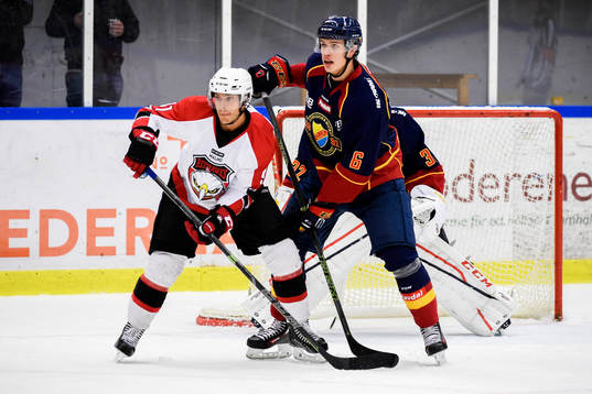 Malmö Redhawks Björn Svensson och Djurgårdens Andreas
