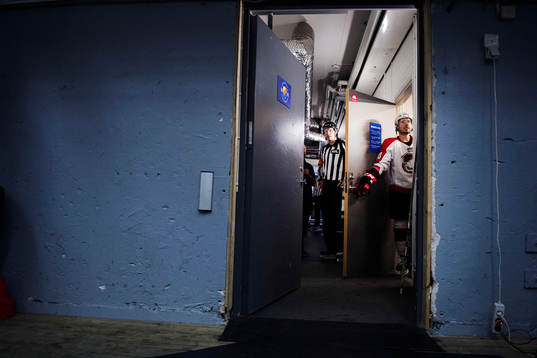Malmö Redhawks Mattias Persson väntar på att få ut
