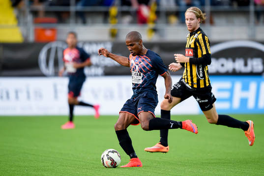 Delhi Dynamos Florent Malouda och Häckens Samuel Gustafson