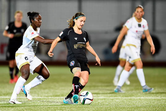 Rosengårds Anita Asante och Göteborgs Danielle van de Donk