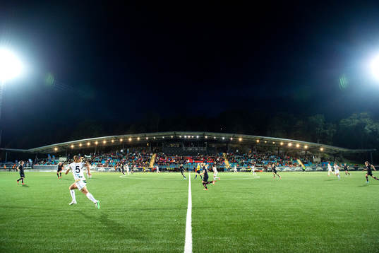 Nytt tak över läktaren på Valhalla IP