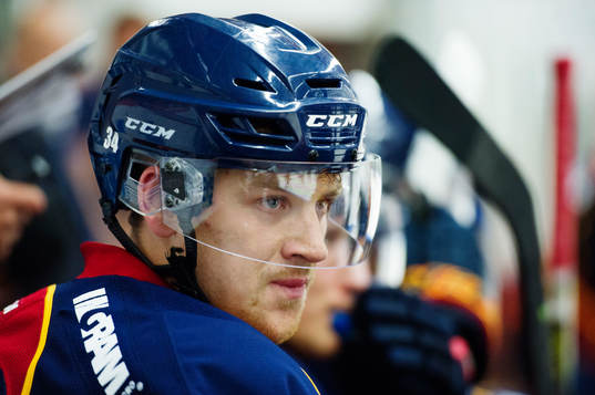 Djurgårdens Daniel Brodin ser irriterad ut