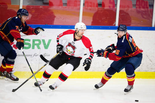 Djurgårdens Emil Lundberg, Malmö Redhawks T.J. Galiardi