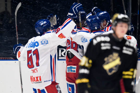 Oskarshamns Mitch Wahl jublar