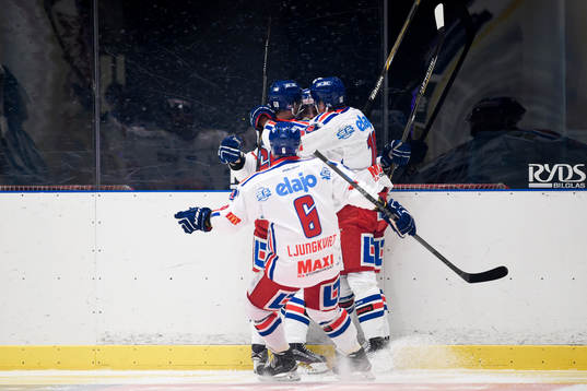 Oskarshamns Mitch Wahl jublar