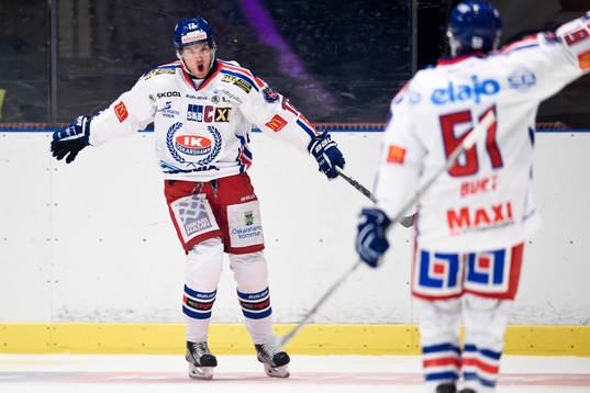 Oskarshamns Jonas Engström jublar