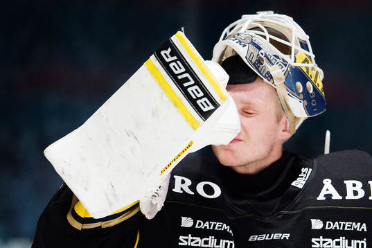 s målvakt Robin Rahm deppar