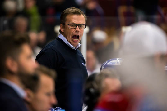 Leksands tränare Sjur Robert Nilsen i ishockeymatchen i