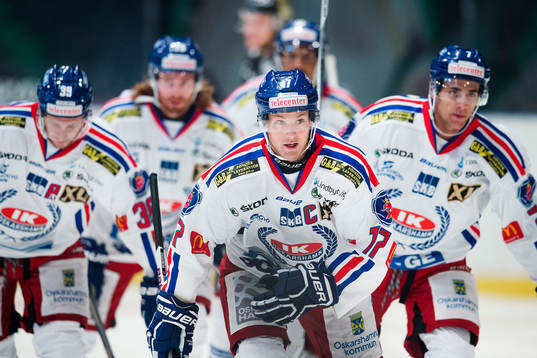 Oskarshamns Jonas Engström jublar