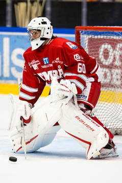 Timrå målvakt Adam Ohre i ishockeymatchen i