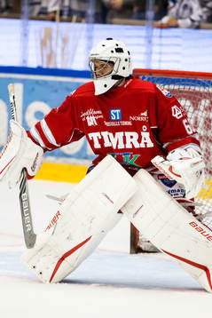 Timrå målvakt Adam Ohre i ishockeymatchen i
