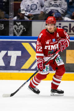 Timrå Emil Berglund i ishockeymatchen i hockeyallsvenskan