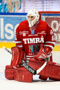 Timrå målvakt Johan Mattsson i ishockeymatchen i