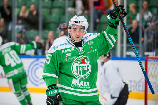 Rögles Dominik Granak firar