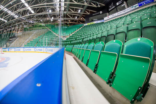 Nya sittplatser precis vid isen på Lindab Arena