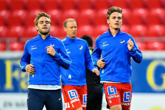 Norrköpings spelare värmer upp