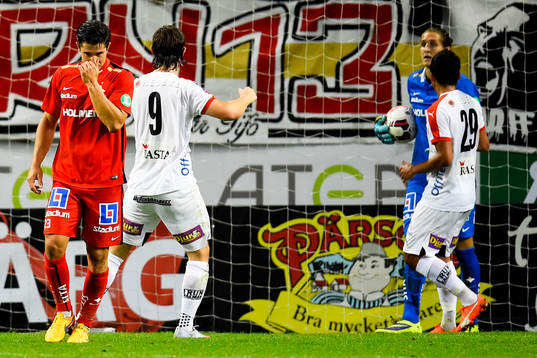 Kalmars Marcus Antonsson gör 1-2 på straff bakom